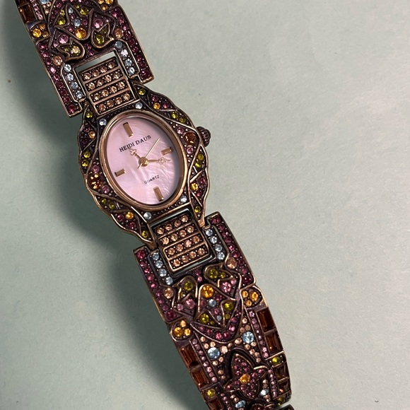 ☆ Heidi Daus Vintage Women's Crystal Watch - Picture 6 of 15